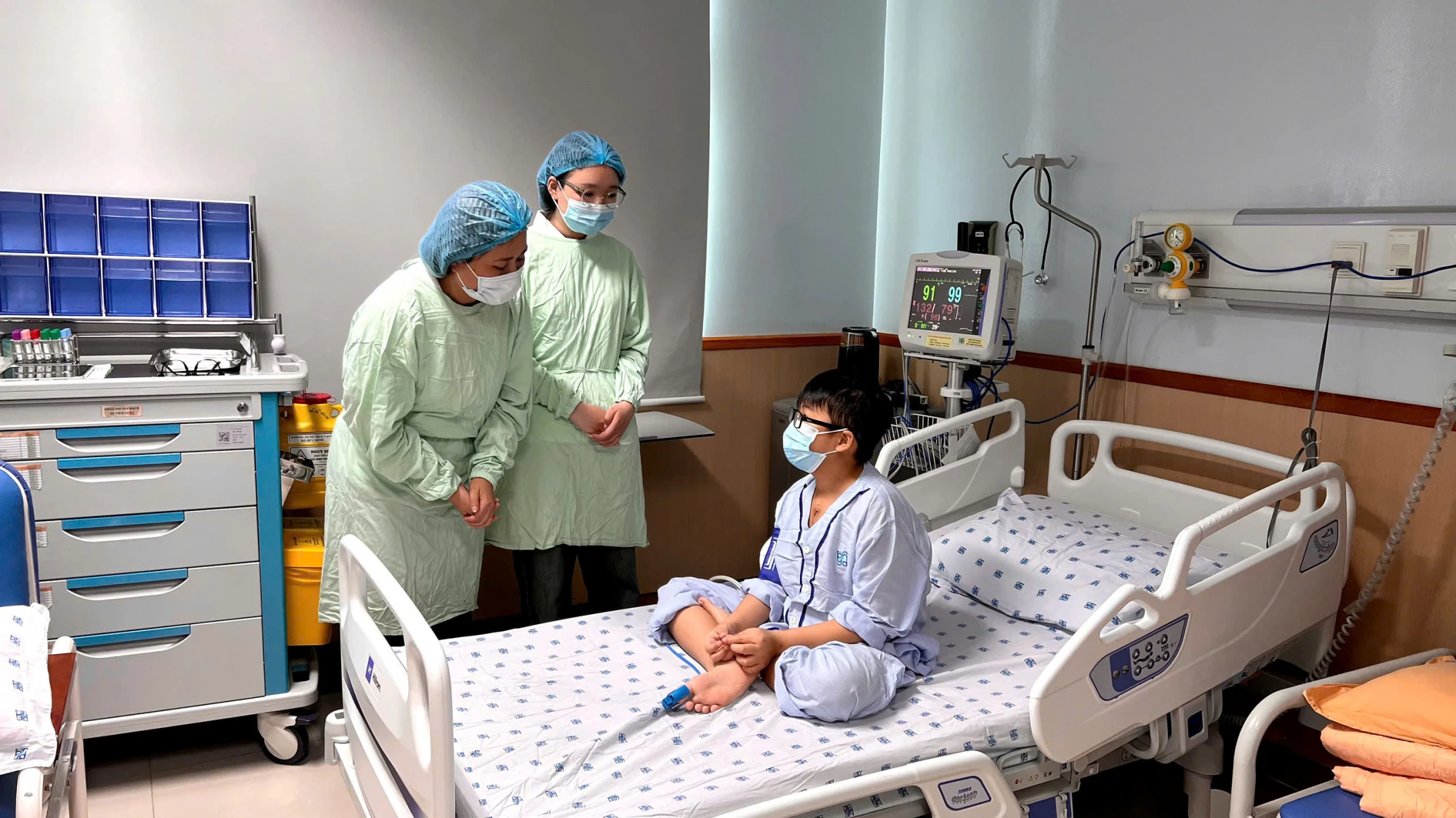 https://static.quochuyanhcorp.vn/21387/2025/CSR/Ca 8 - Nguyễn Tiến Phát/z6510633829675_e4cf11a8004882946f23ceb5dc7aa281.jpg